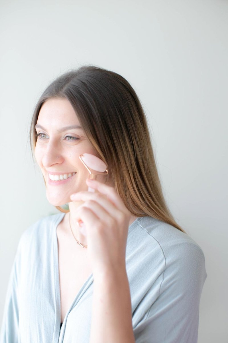 Rose Quartz Facial Roller in Rose Gold - esselleSF