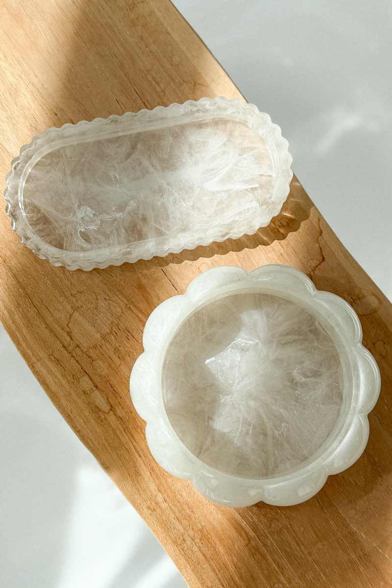 Cloud-Edge Resin Round Trinket Tray - Handmade Quartz-Inspired Jewelry Dish & Vanity Catchall