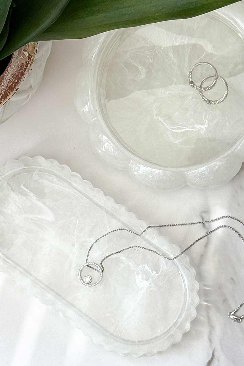 Petite Resin Quartz Oval Vanity Tray – 7” Scalloped Jewelry Catchall & Decorative Tray