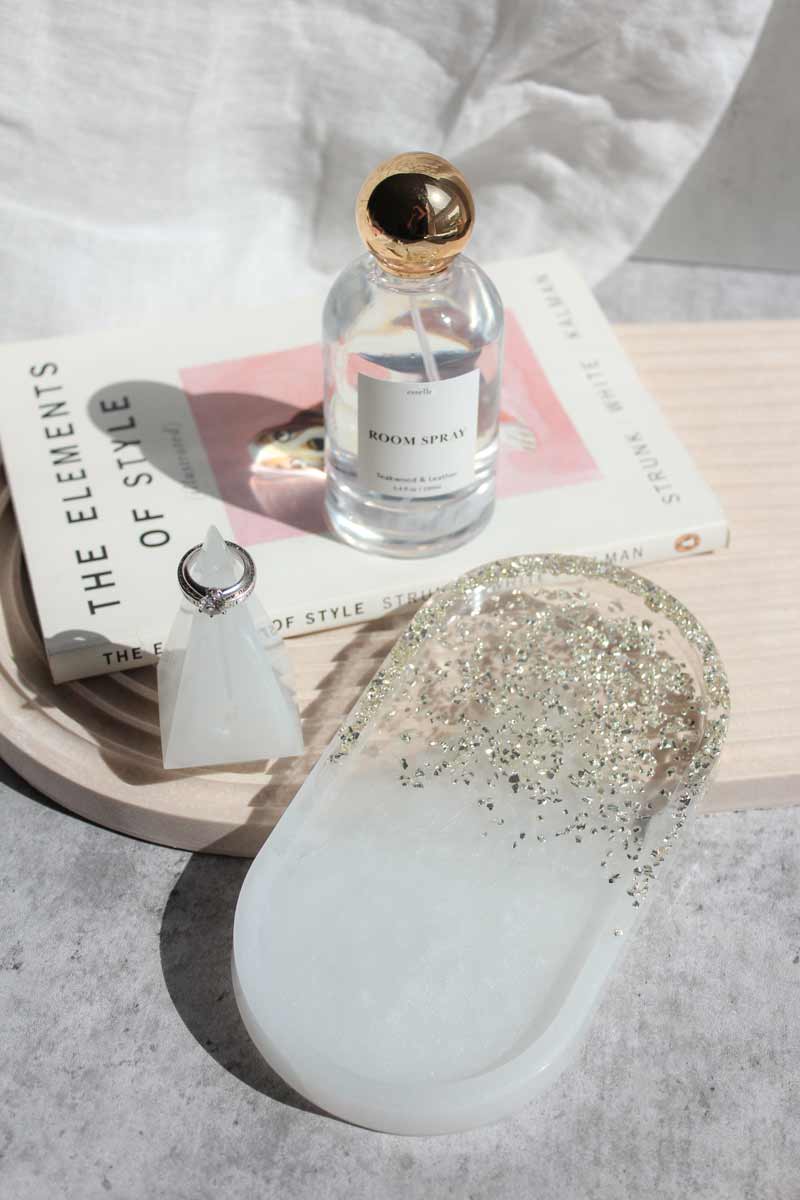 Crushed Glass Pearl Tray with Ring Cone - esselleSF