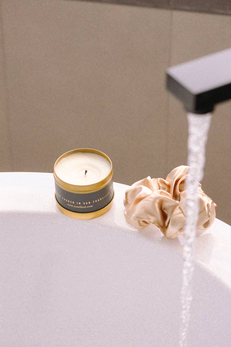 Esselle - Geranium & Sandalwood Candle - Thumbnail 4