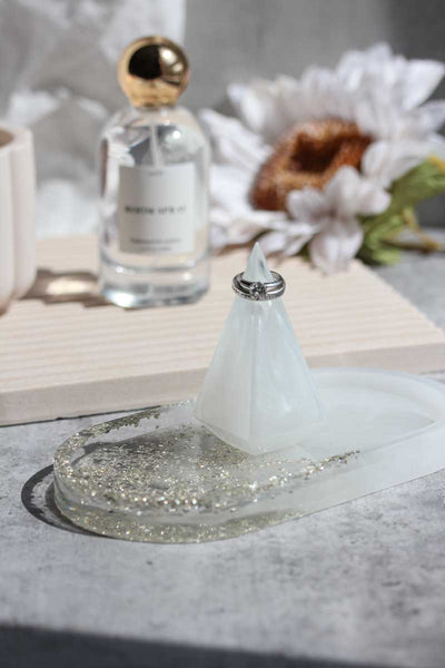 Crushed Glass Pearl Tray with Ring Cone